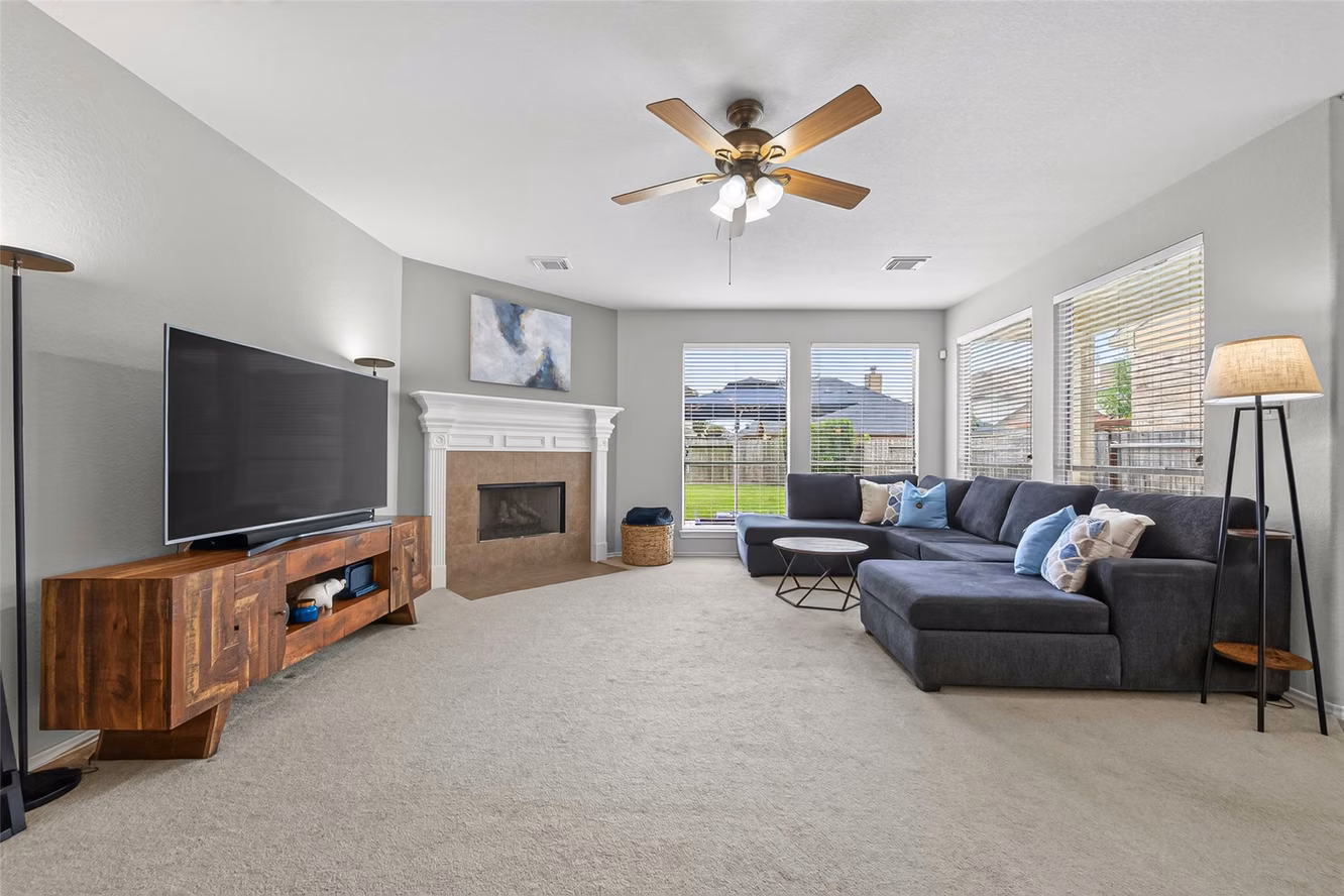 Photo 4 of 8219 Terrace Brook Drive, Houston, TX