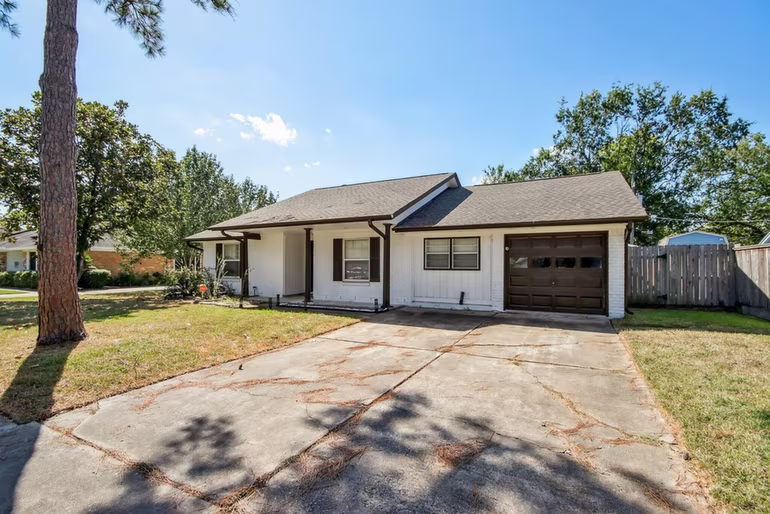 Photo 2 of 3320 Churchill Street, Pearland, TX
