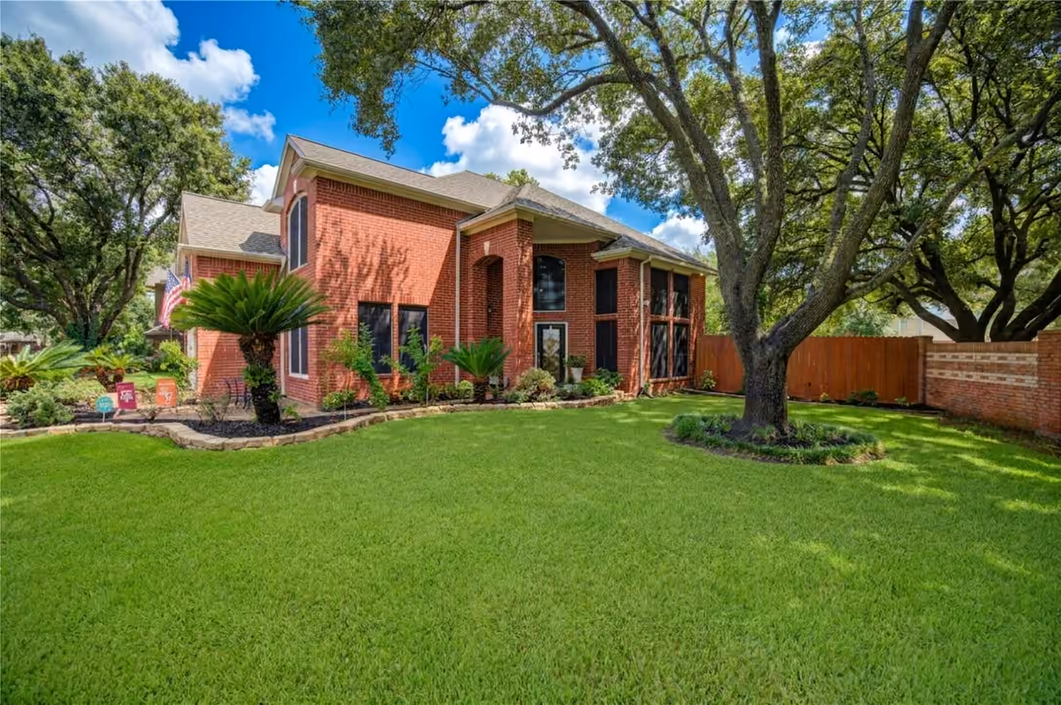 Photo 4 of 10030 Briarpark Trail Lane, Houston, TX