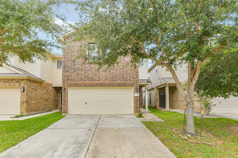 Photo 2 of 6643 Sharpstone Creek Lane, Houston, TX