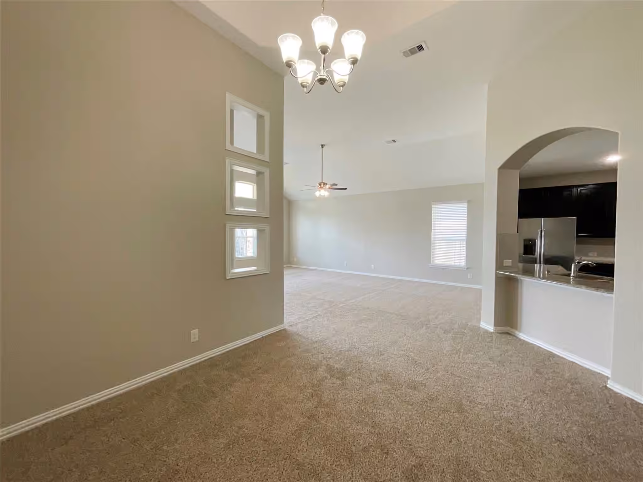Photo 4 of 8707 E Crescent Lake Circle, Baytown, TX