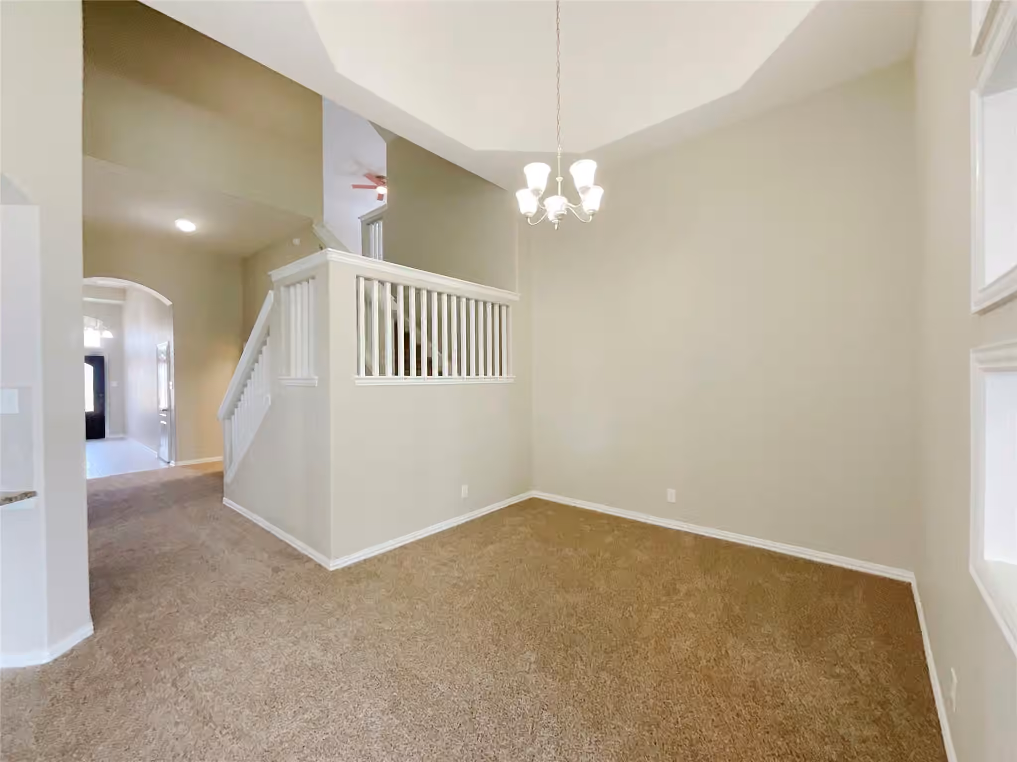 Photo 5 of 8707 E Crescent Lake Circle, Baytown, TX
