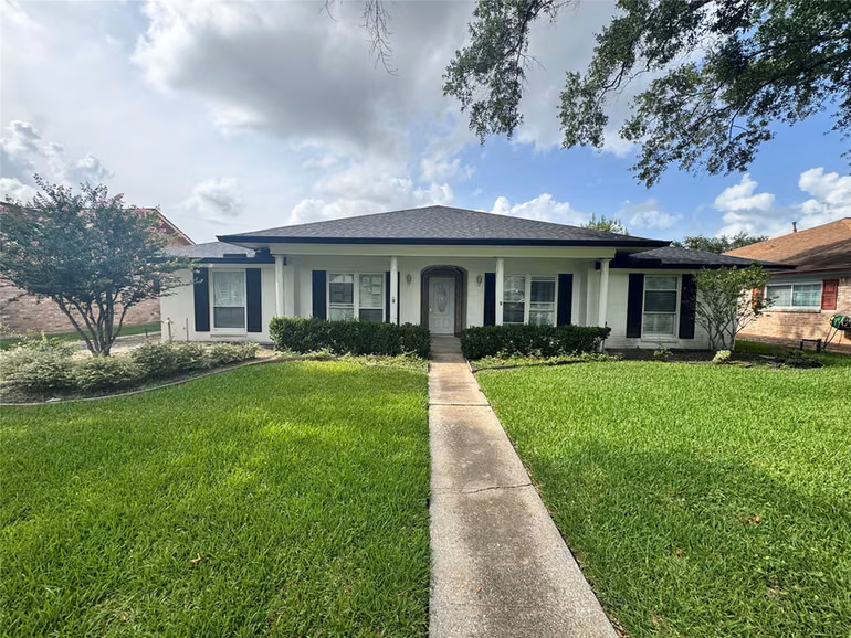 Photo 2 of 7706 Braesview Lane, Houston, TX
