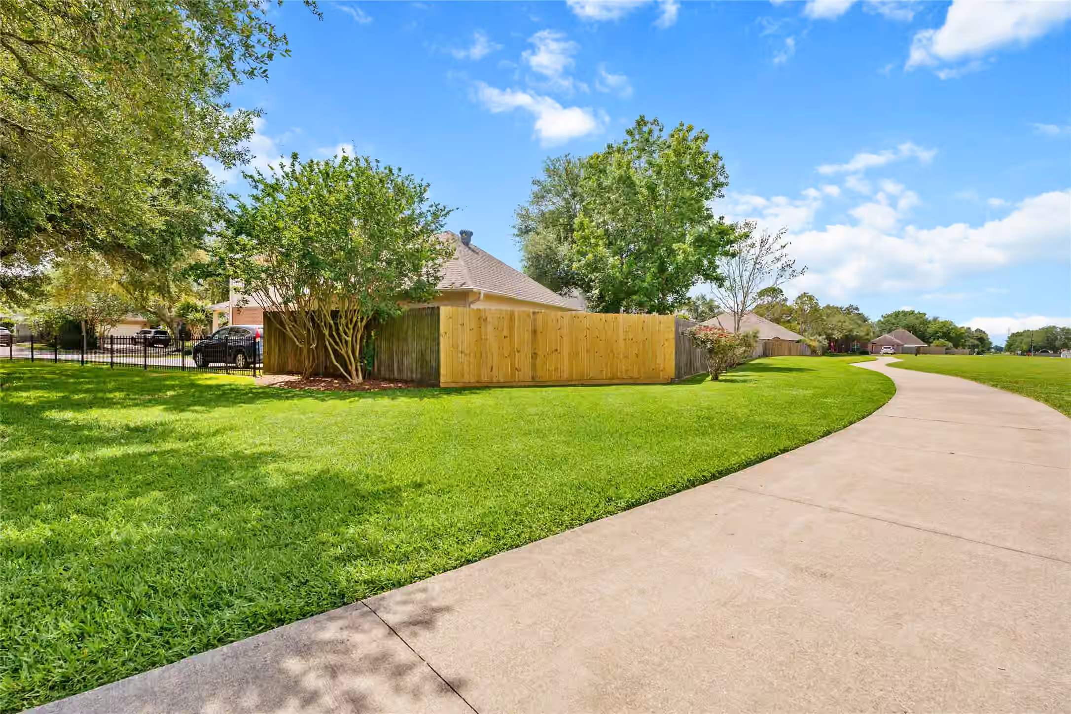 Photo 4 of 606 Biscayne Bend Lane, League City, TX