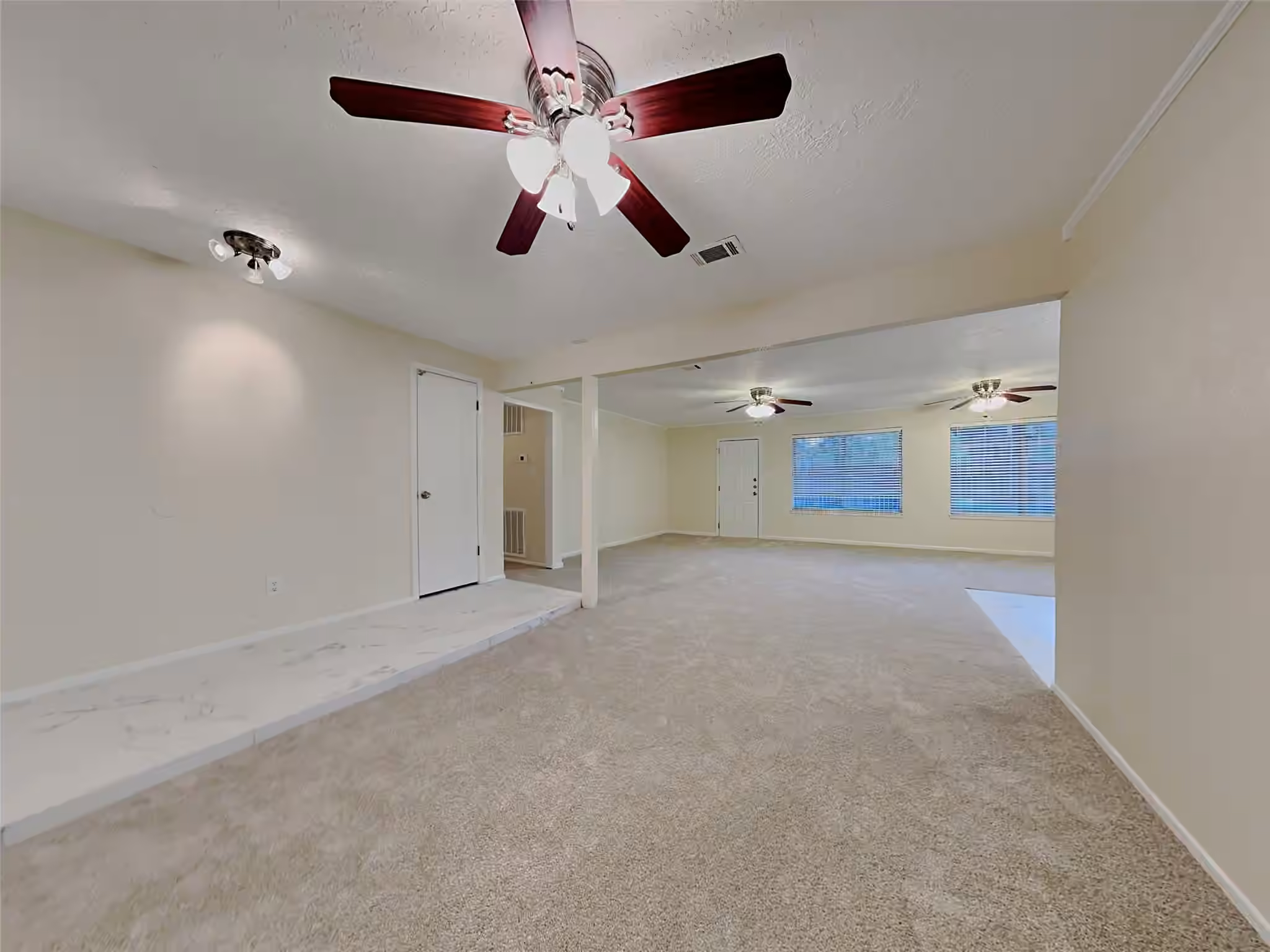 Photo 3 of 16418 Forest Bend Avenue, Friendswood, TX