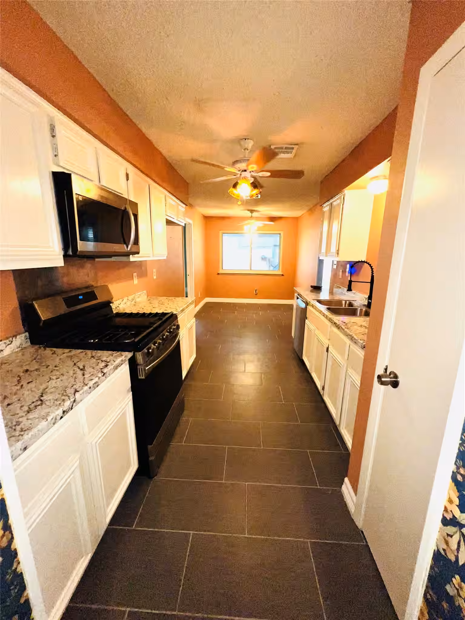 Photo 3 of 7215 La Entrada Drive, Houston, TX