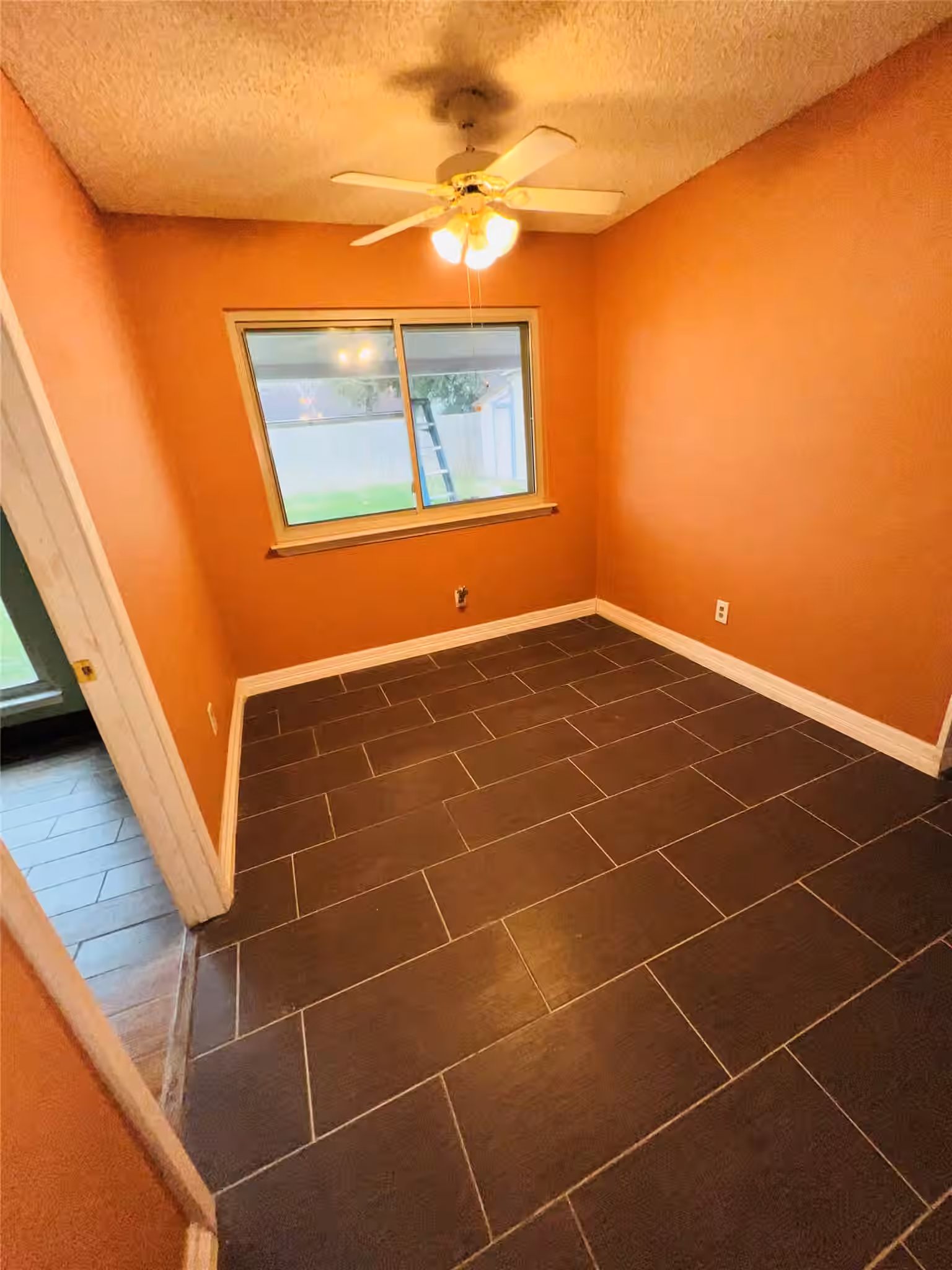 Photo 4 of 7215 La Entrada Drive, Houston, TX