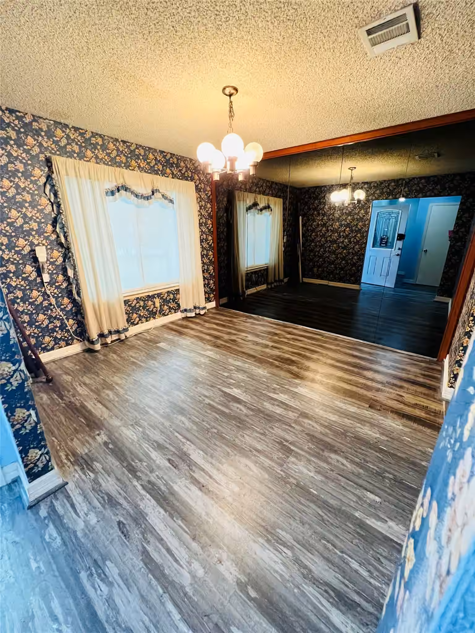 Photo 7 of 7215 La Entrada Drive, Houston, TX
