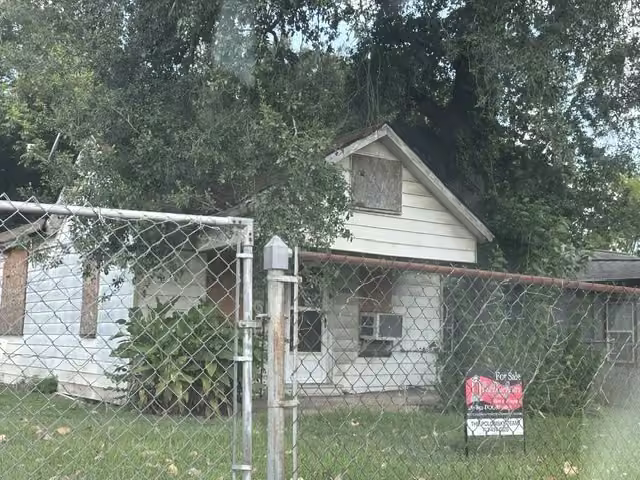 Photo of 4421 Leffingwell Street, Houston, TX