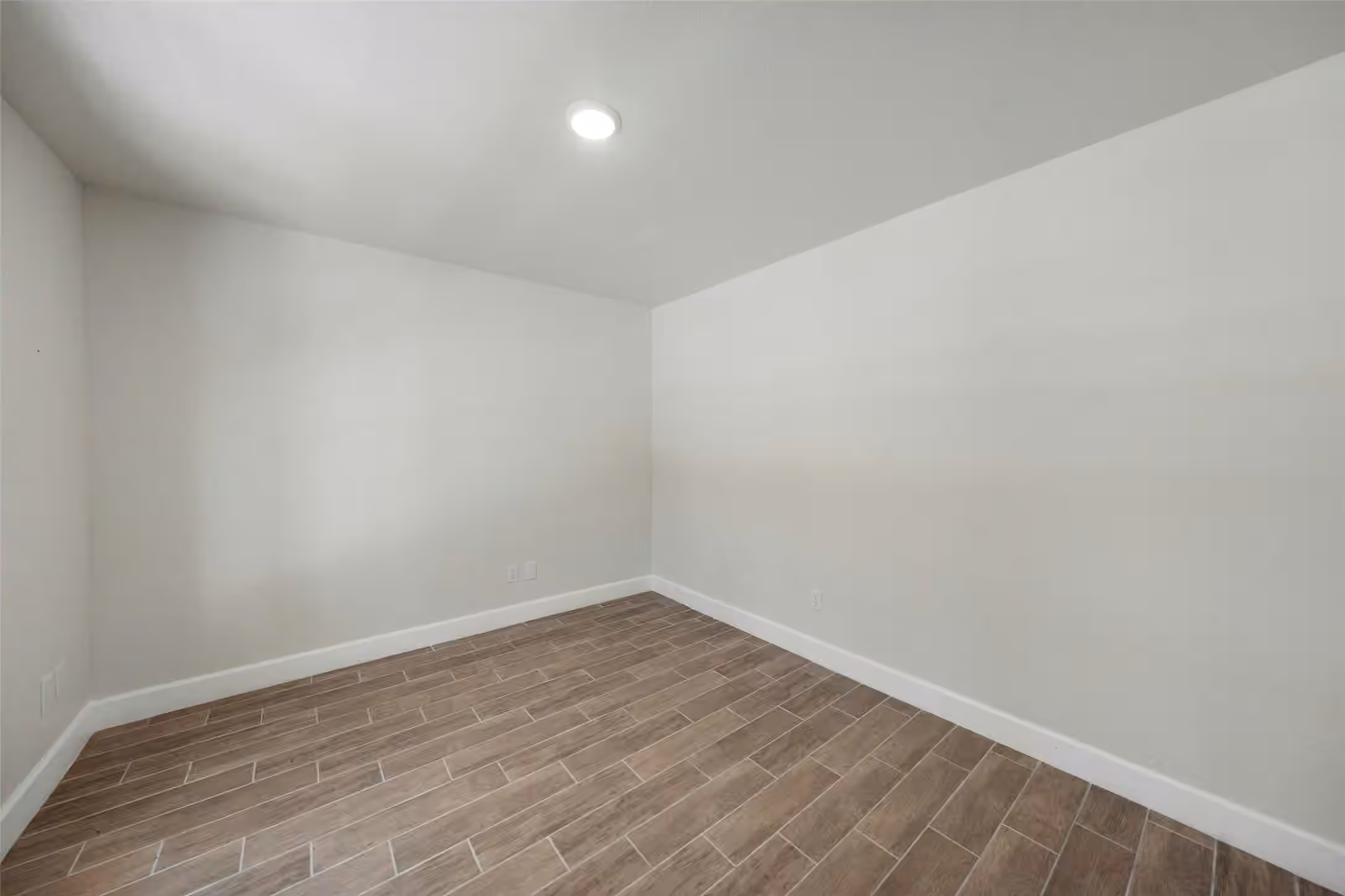 Photo 5 of 9096 N Comanche Circle, Willis, TX