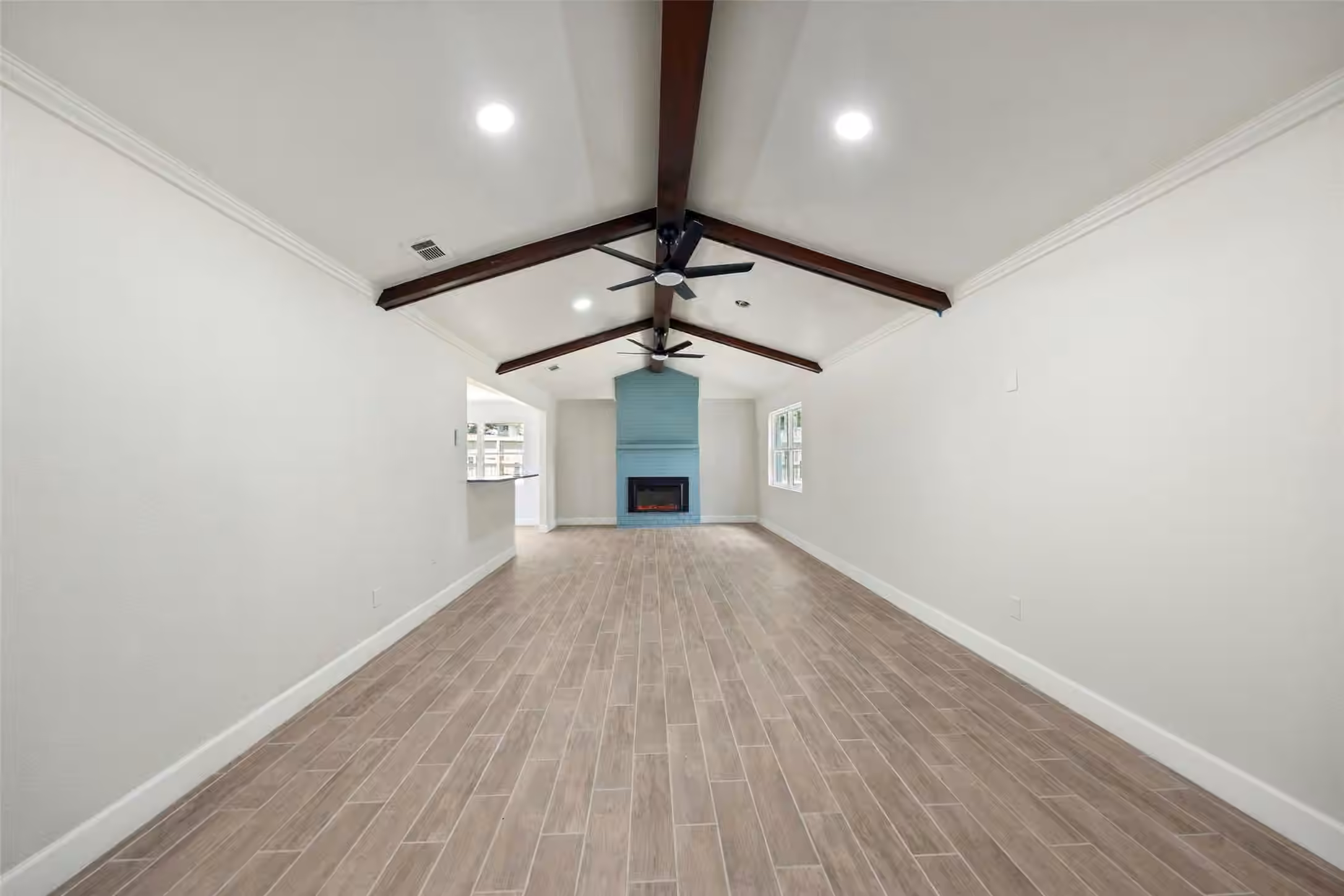 Photo 7 of 9096 N Comanche Circle, Willis, TX