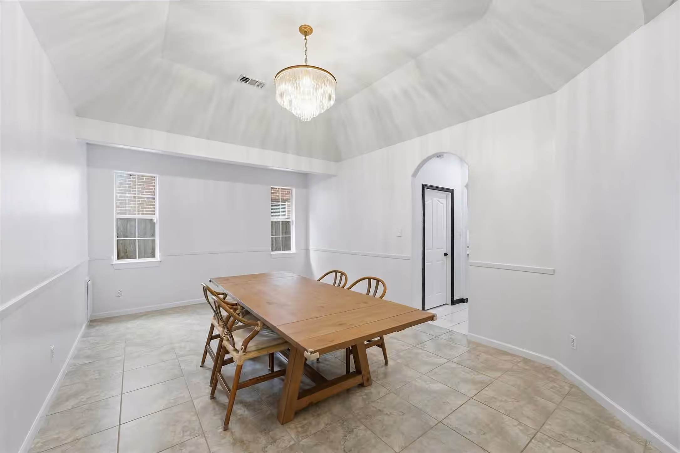 Photo 5 of 8510 Mayside Lane, Houston, TX