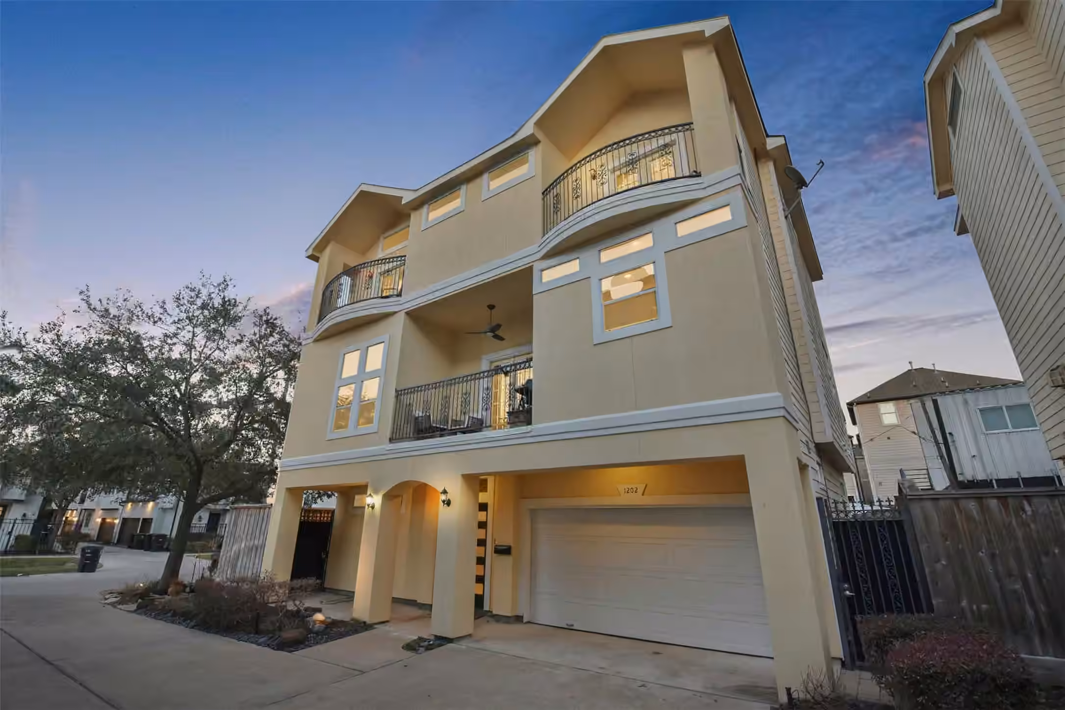 Photo 2 of 1202 W 25th Street, Houston, TX