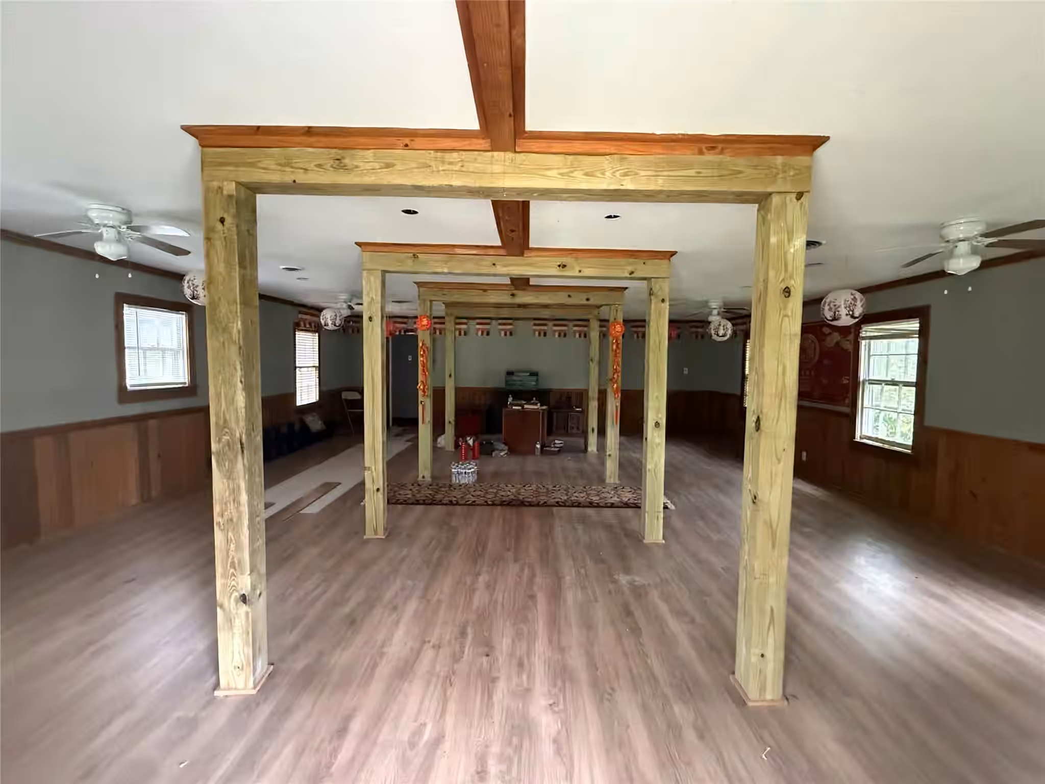 Photo 4 of 1556 County Road 2042, Hull, TX