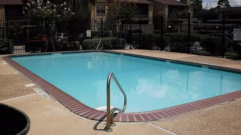 Photo 5 of 10555 Turtlewood Court 3005, Houston, TX