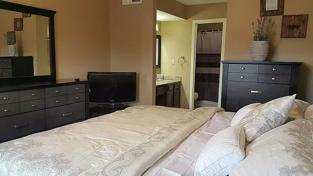 Photo 6 of 10555 Turtlewood Court 3005, Houston, TX