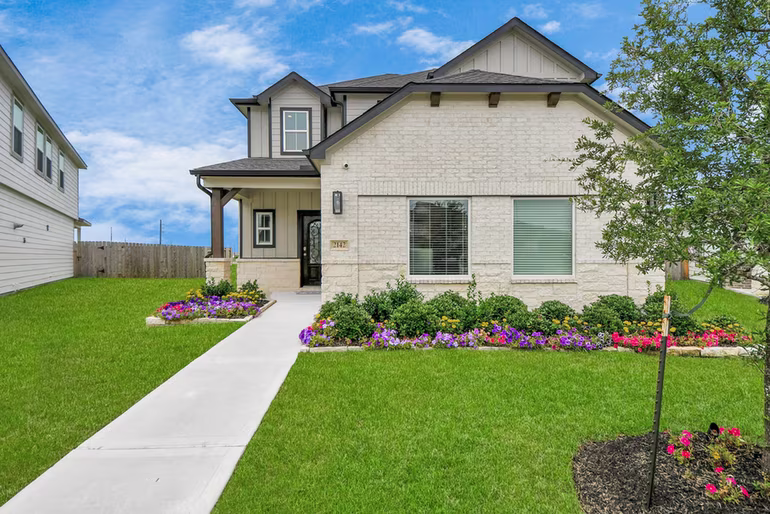 Photo 3 of 2142 Emerald Diamond Court, Fresno, TX