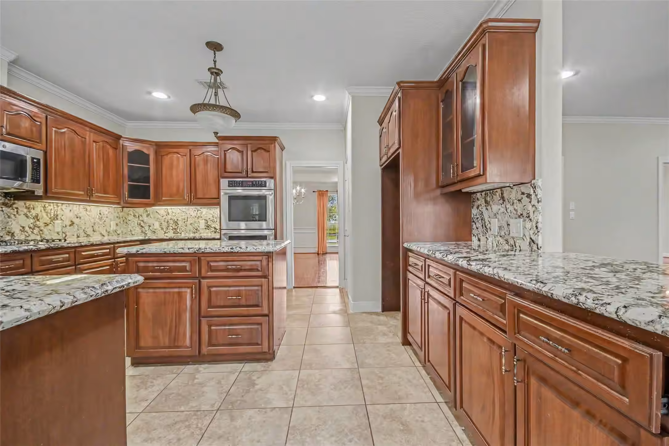 Photo 5 of 2275 Washington Avenue, Alvin, TX