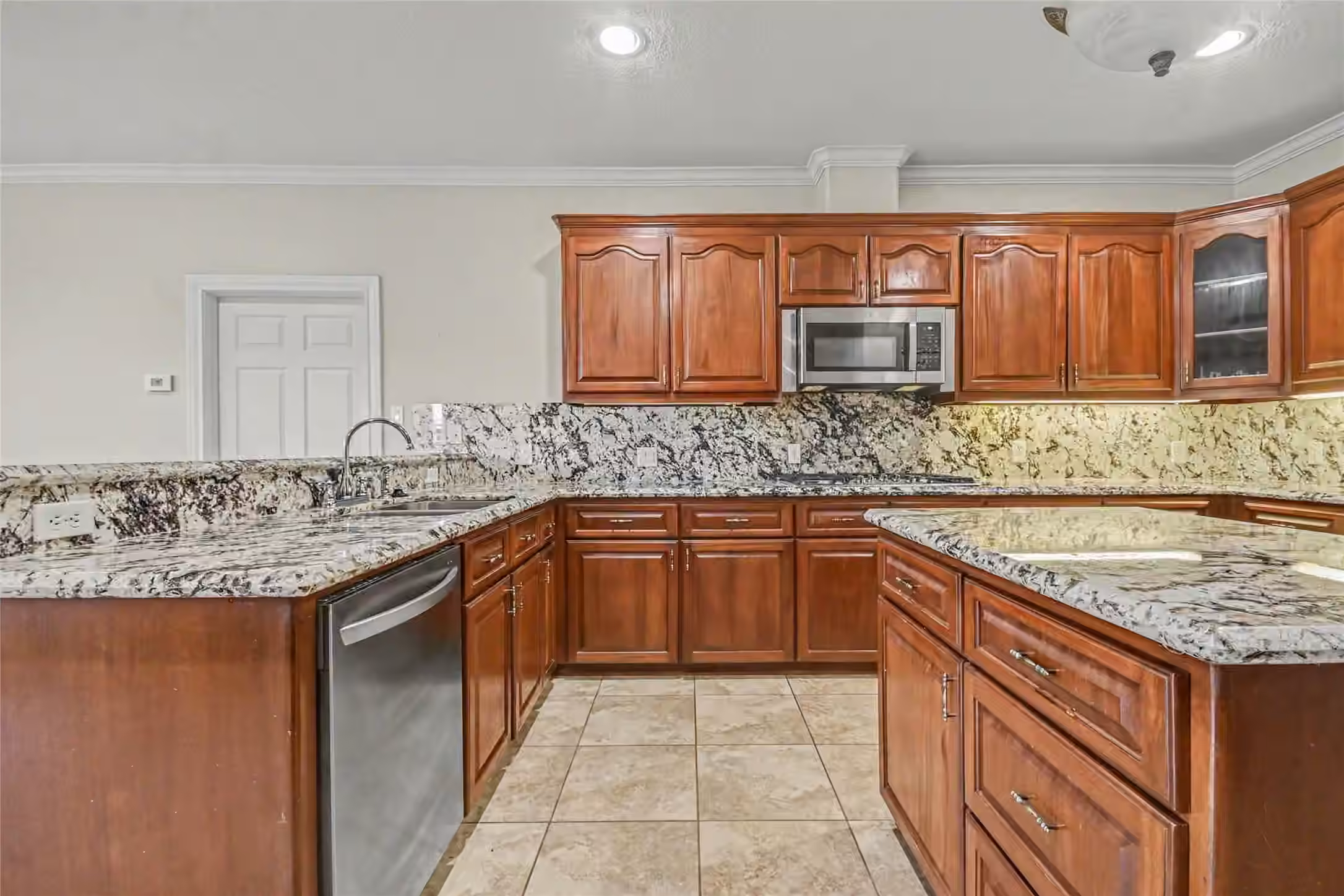 Photo 6 of 2275 Washington Avenue, Alvin, TX