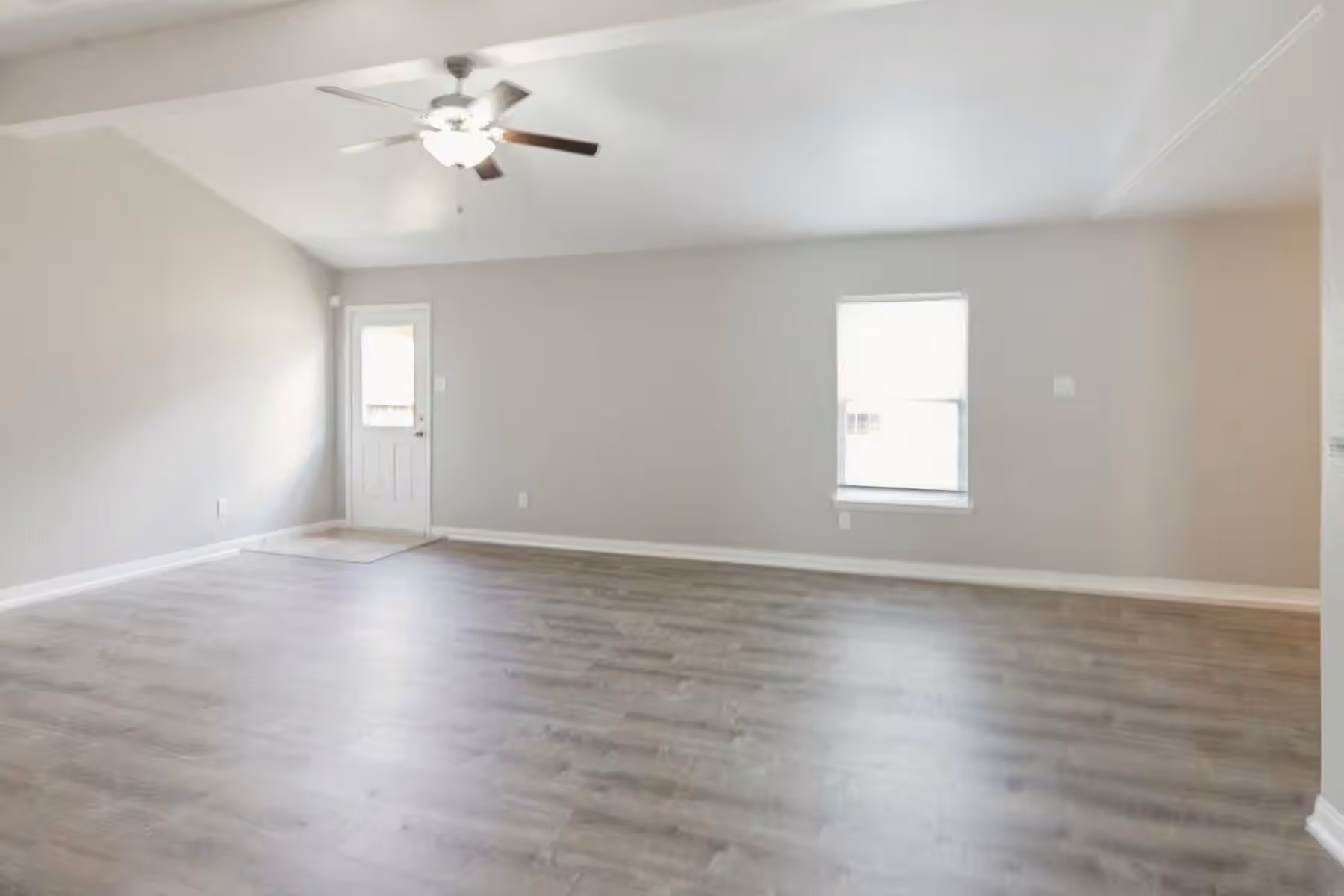 Photo 5 of 10842 Spring Brook Pass Drive, Humble, TX