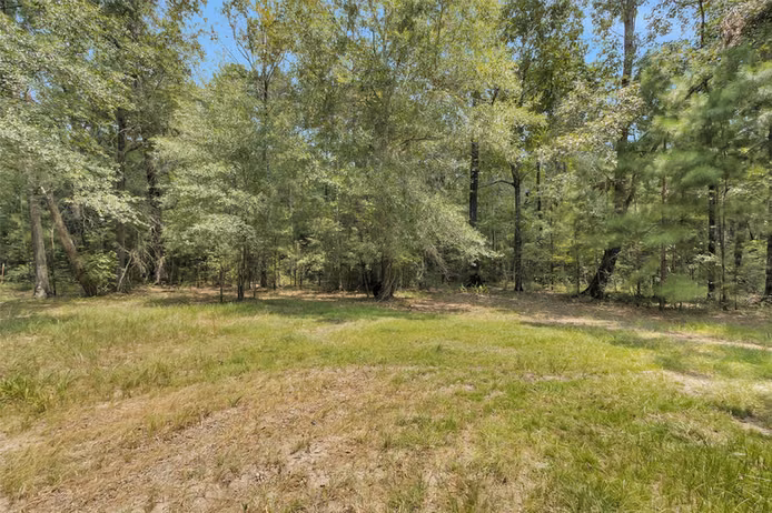 Photo 4 of 685 County Road 2174, Cleveland, TX