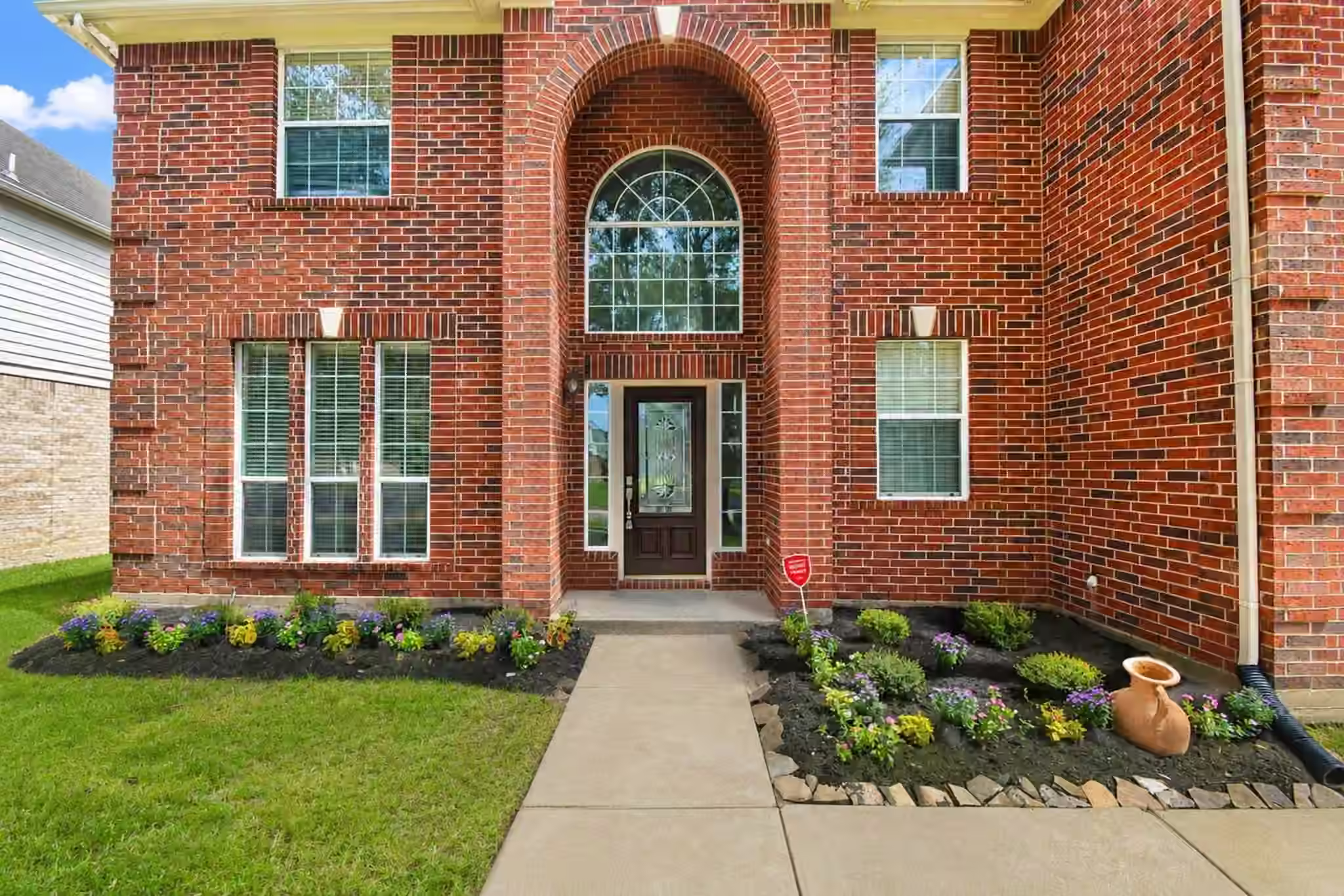 Photo 2 of 9111 Morningstar Drive, Sugar Land, TX