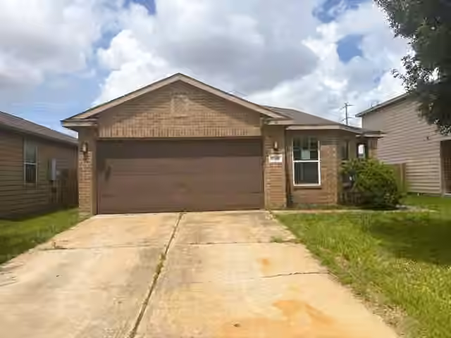 Photo 2 of 17135 Osprey Landing Drive, Hockley, TX
