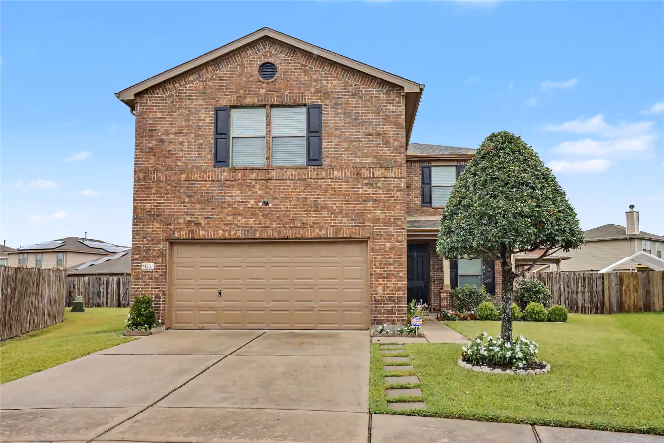 Photo 2 of 911 Bandon Lane, Houston, TX