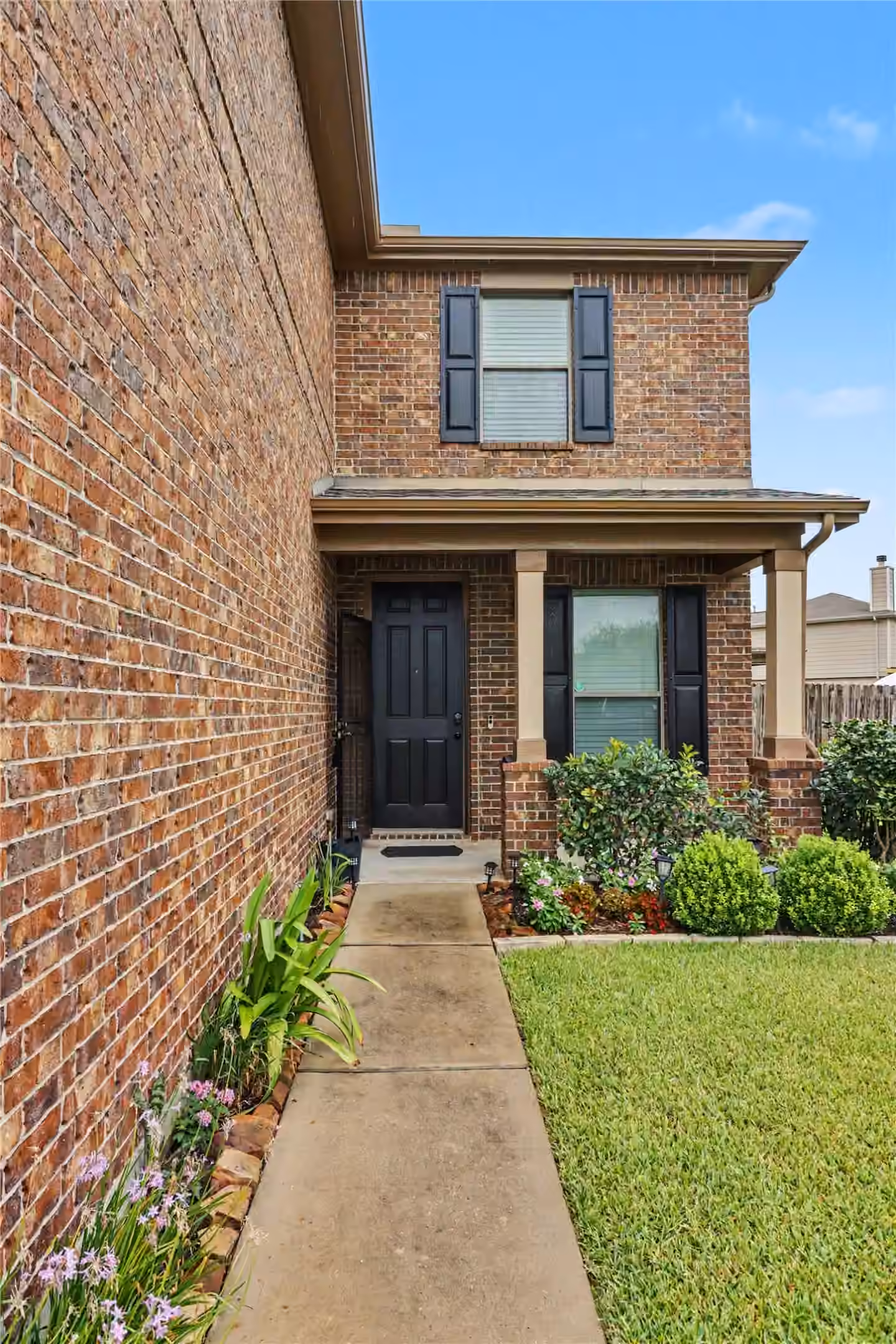Photo 3 of 911 Bandon Lane, Houston, TX