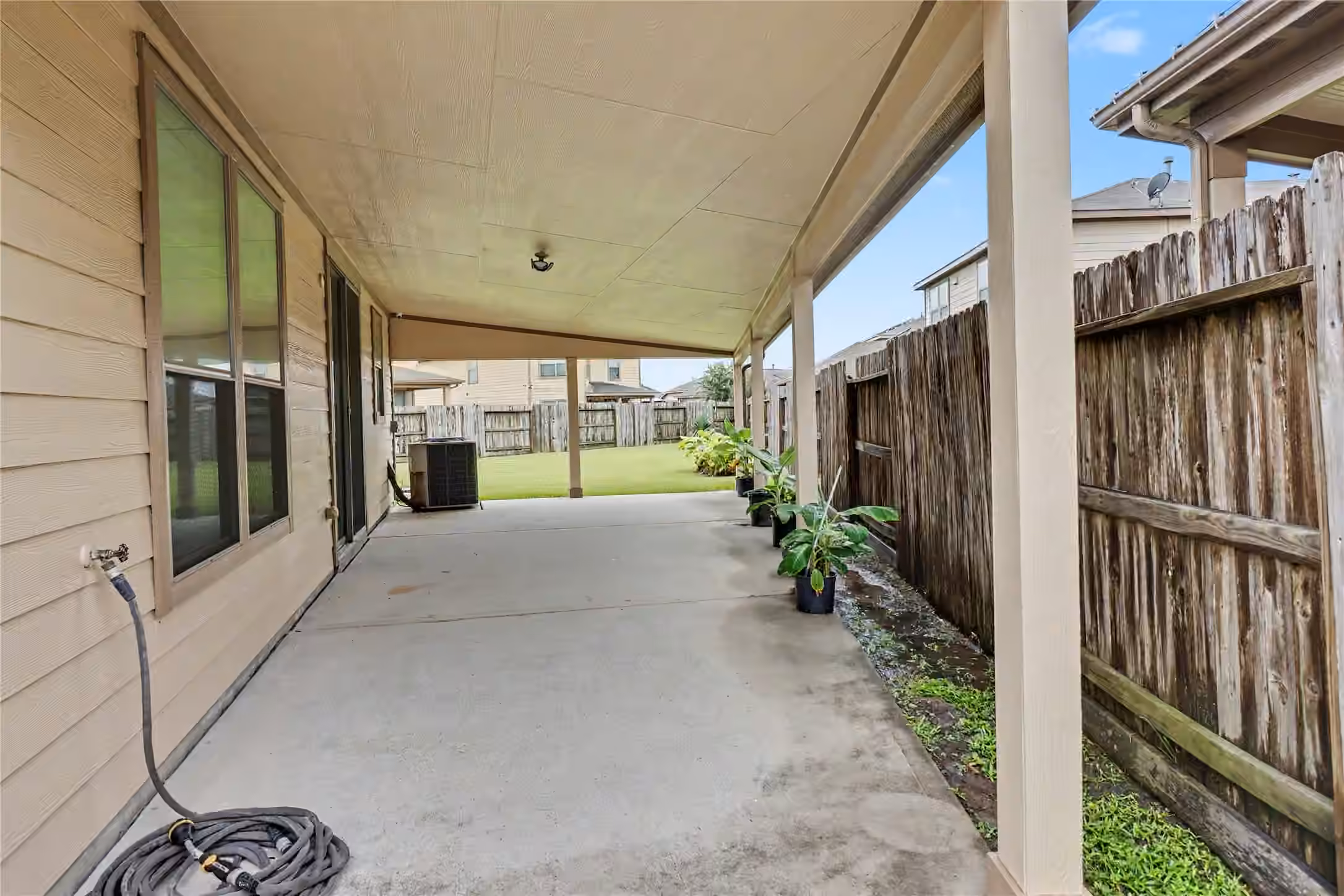Photo 6 of 911 Bandon Lane, Houston, TX