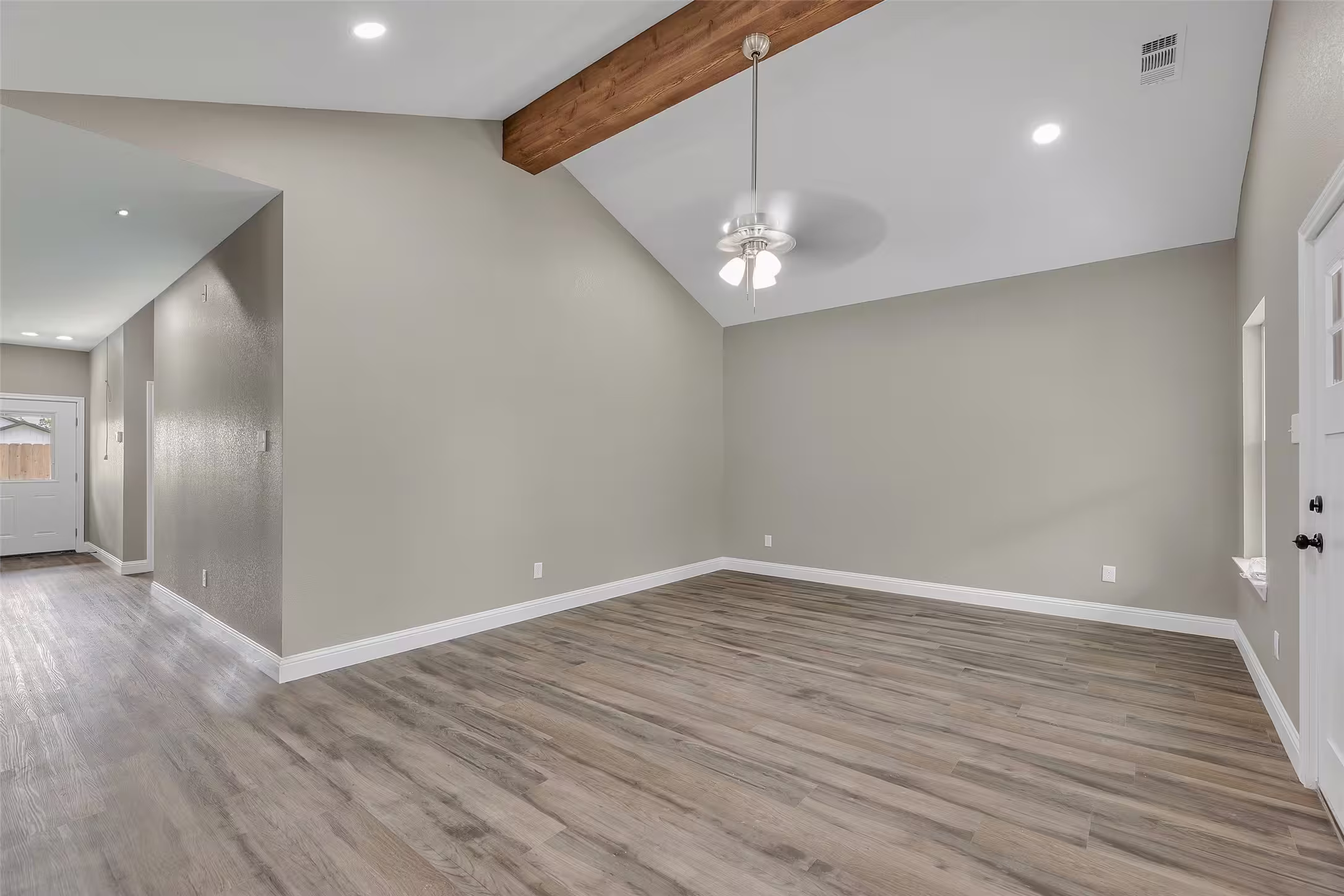 Photo 4 of 905 A W Virginia Street, Navasota, TX