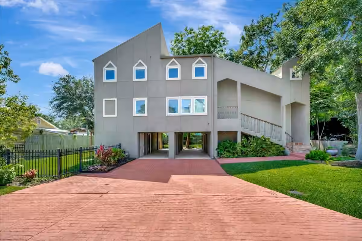 Photo 2 of 112 Oak Road, Clear Lake Shores, TX