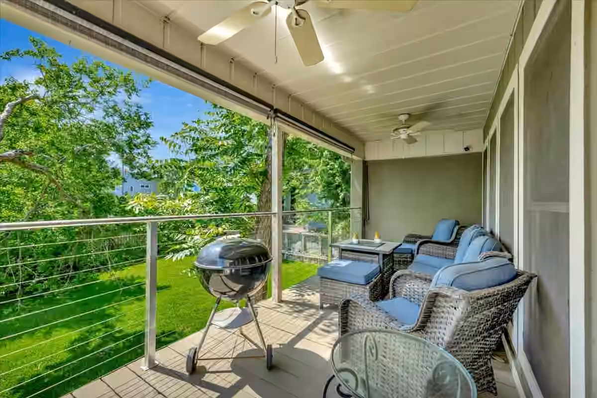 Photo 3 of 112 Oak Road, Clear Lake Shores, TX