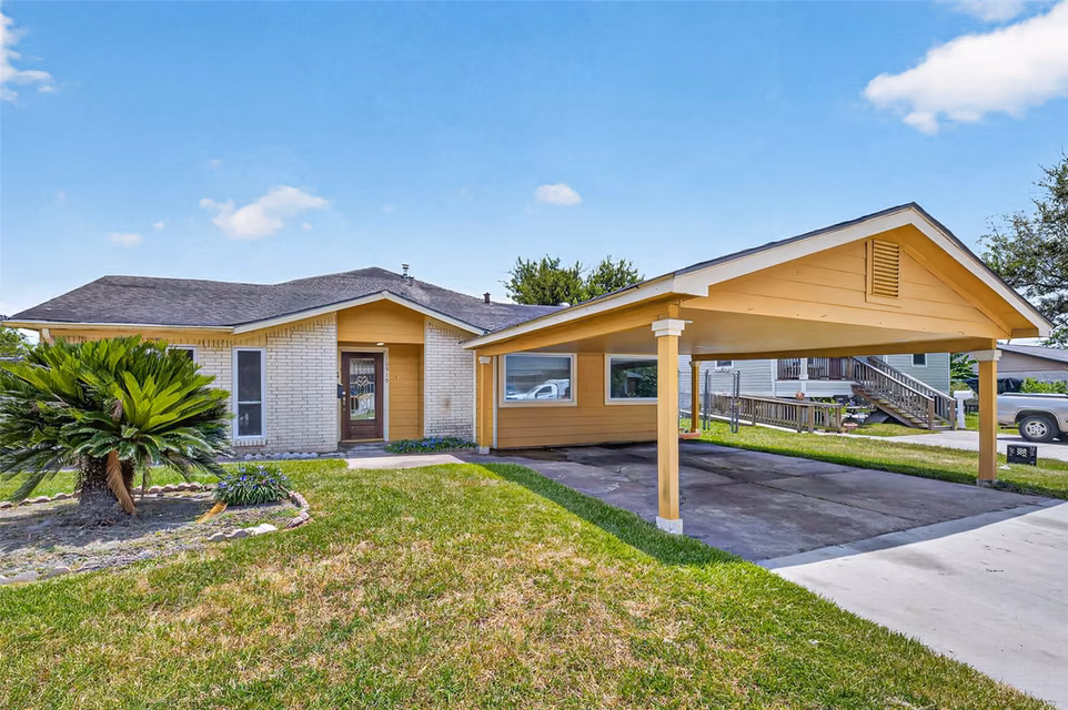 Photo 2 of 10919 Lockgate Lane, Houston, TX