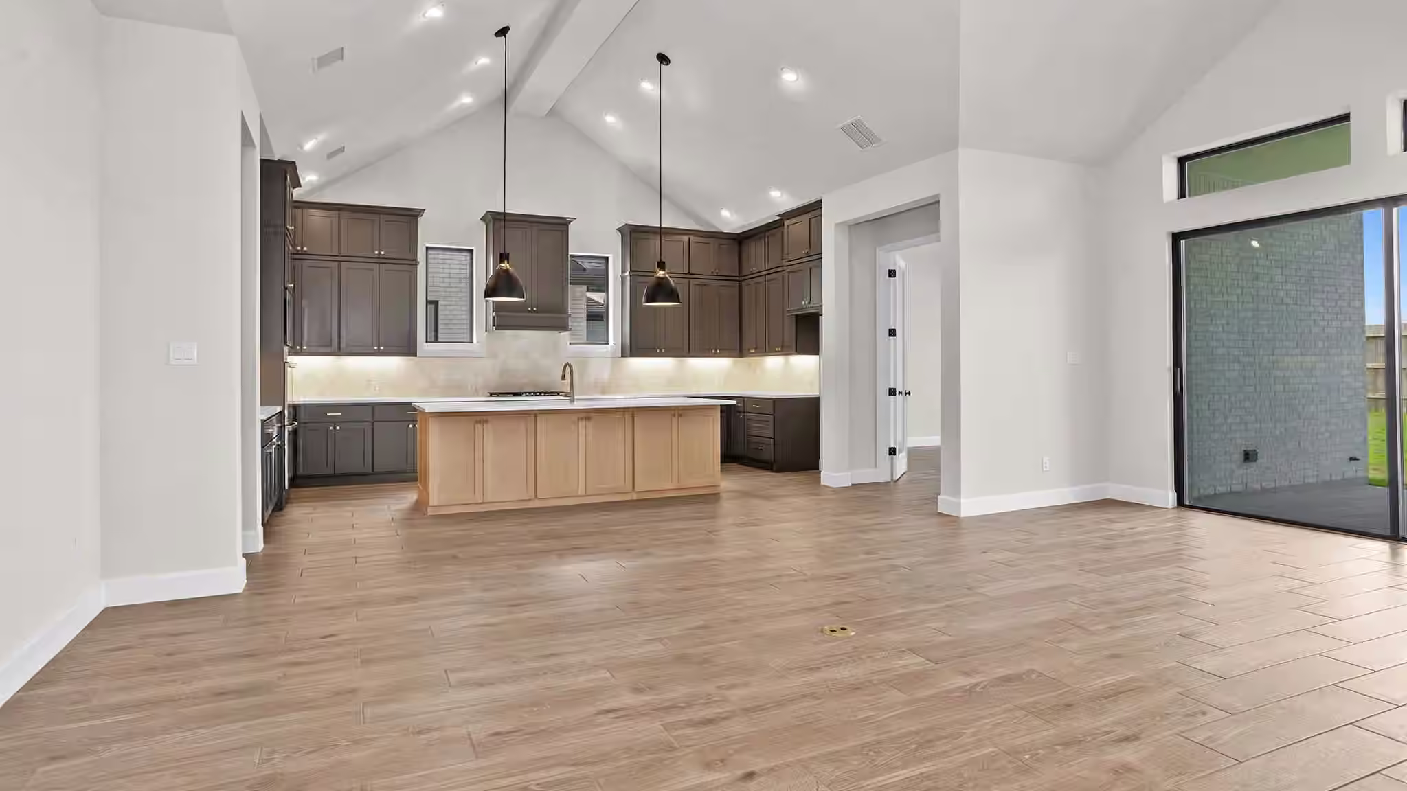 Photo 5 of 21926 Golden Azalea Drive, Hockley, TX