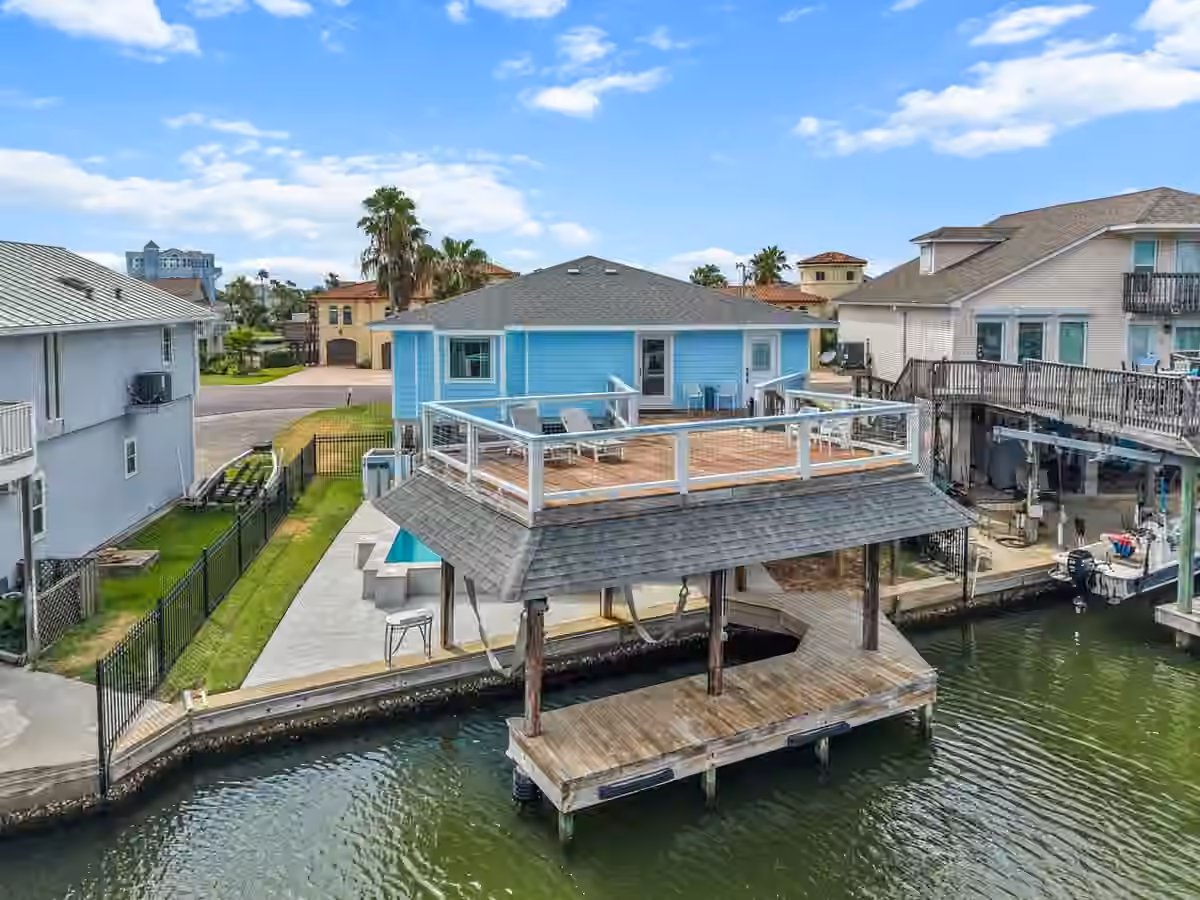 Photo 4 of 214 Sampan Drive, Tiki Island, TX