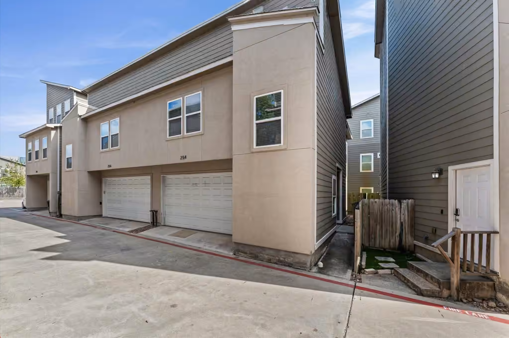 Photo 2 of 254 N Lenox Street, Houston, TX
