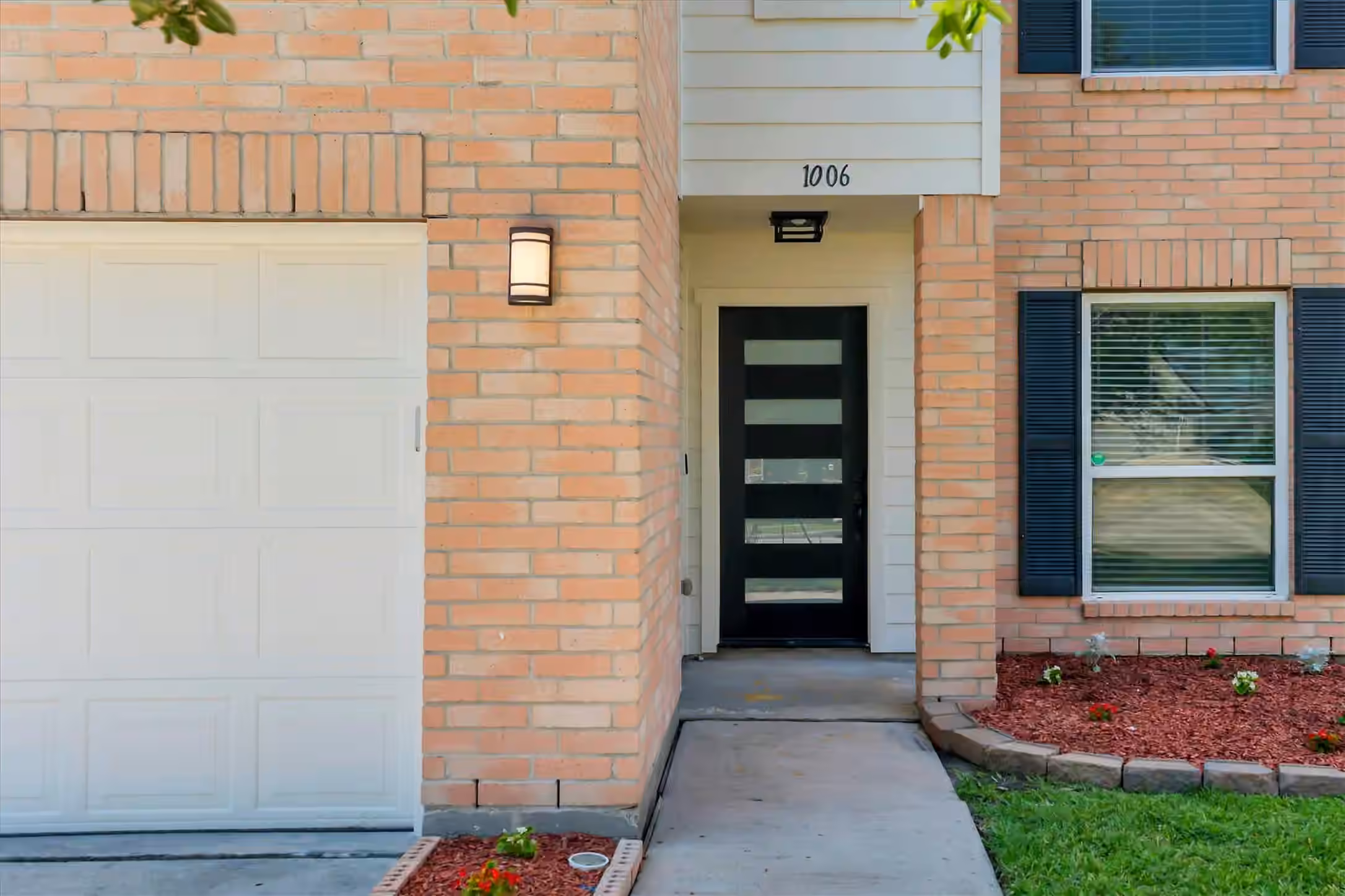 Photo 3 of 1006 Thicket Hill Court, Houston, TX