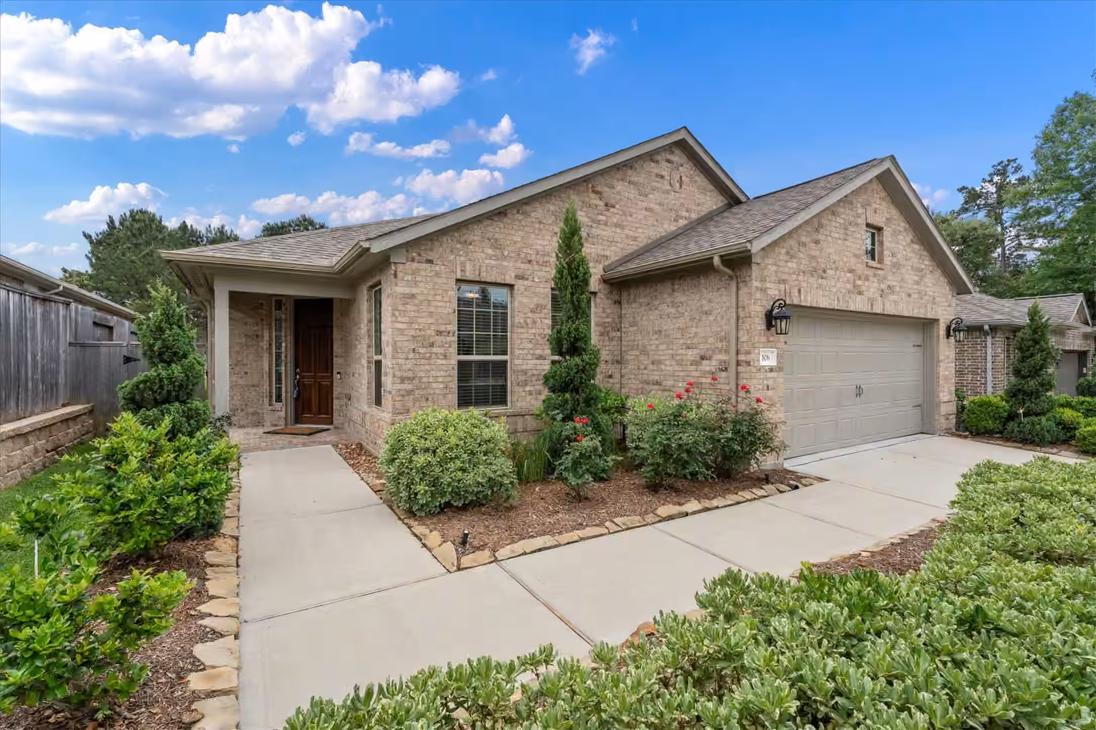 Photo 4 of 106 E Silky Sephora Court, Montgomery, TX