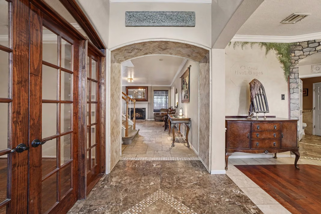 Photo 5 of 7918 Duncansby Vale Road, Houston, TX