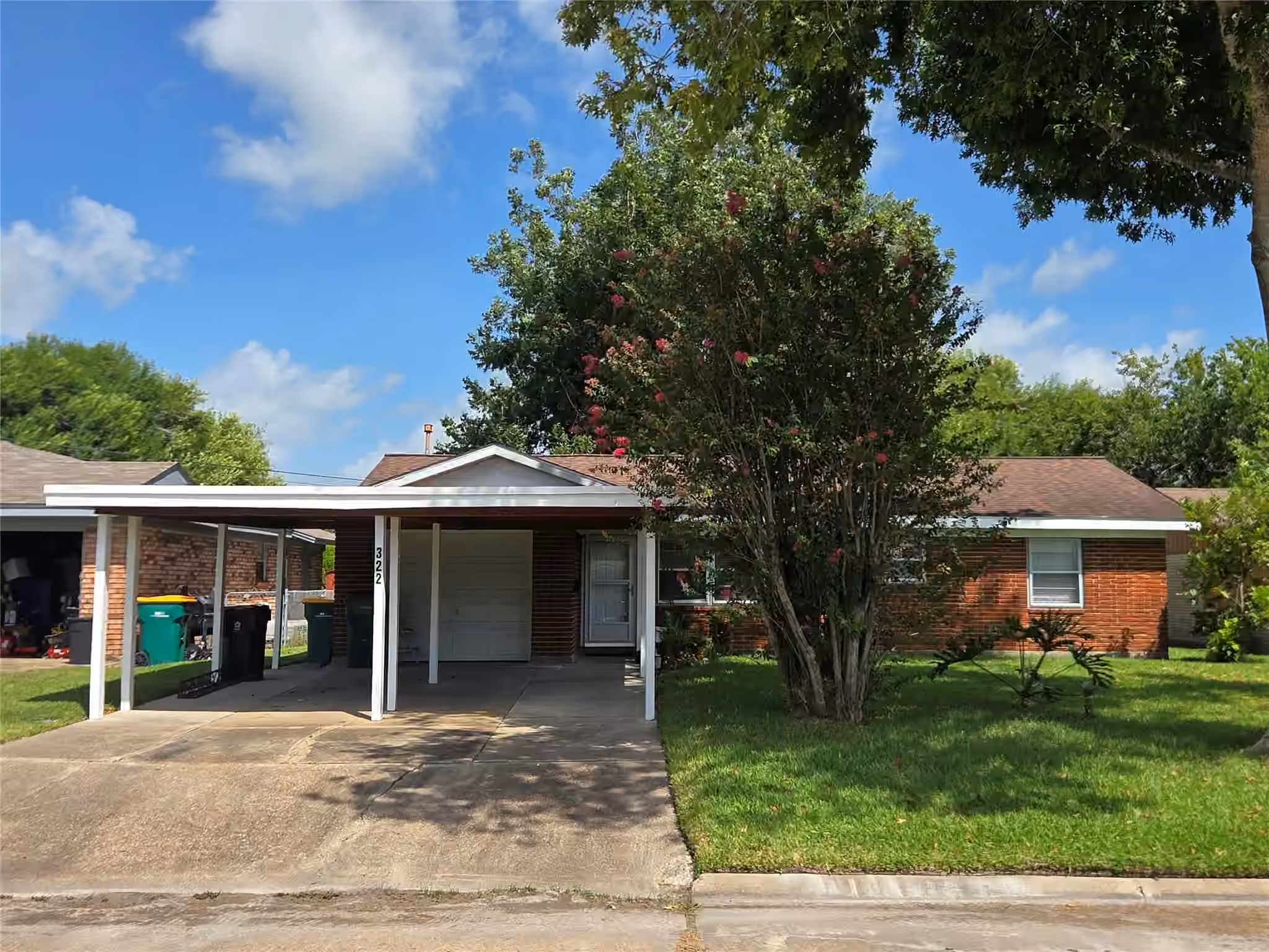 Photo of 322 Elaine Street, La Marque, TX 77568