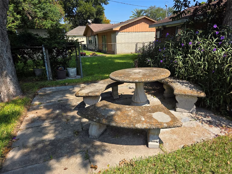 Photo 4 of 322 Elaine Street, La Marque, TX