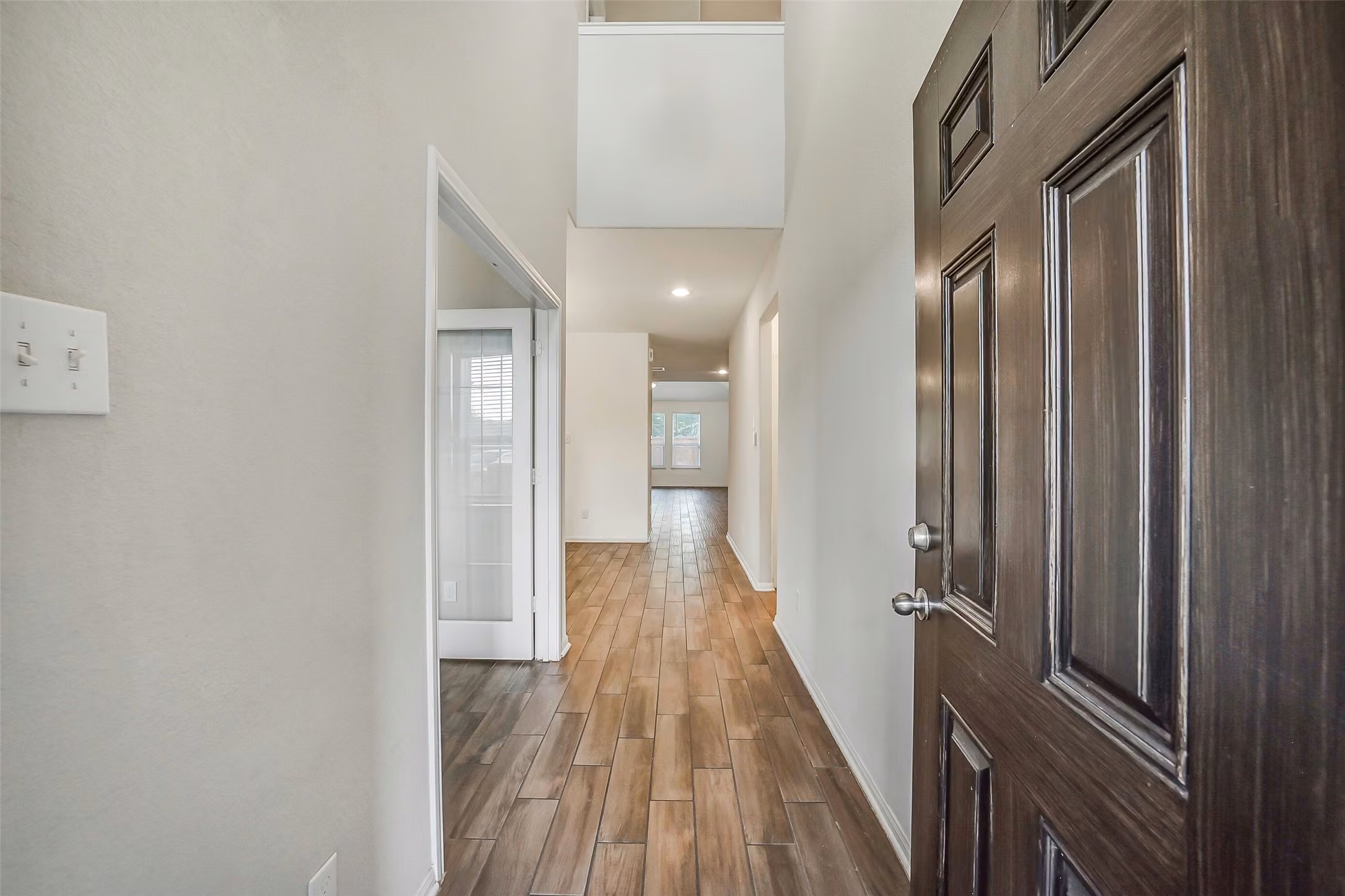 Photo 3 of 903 Willowick Bay Drive, Houston, TX