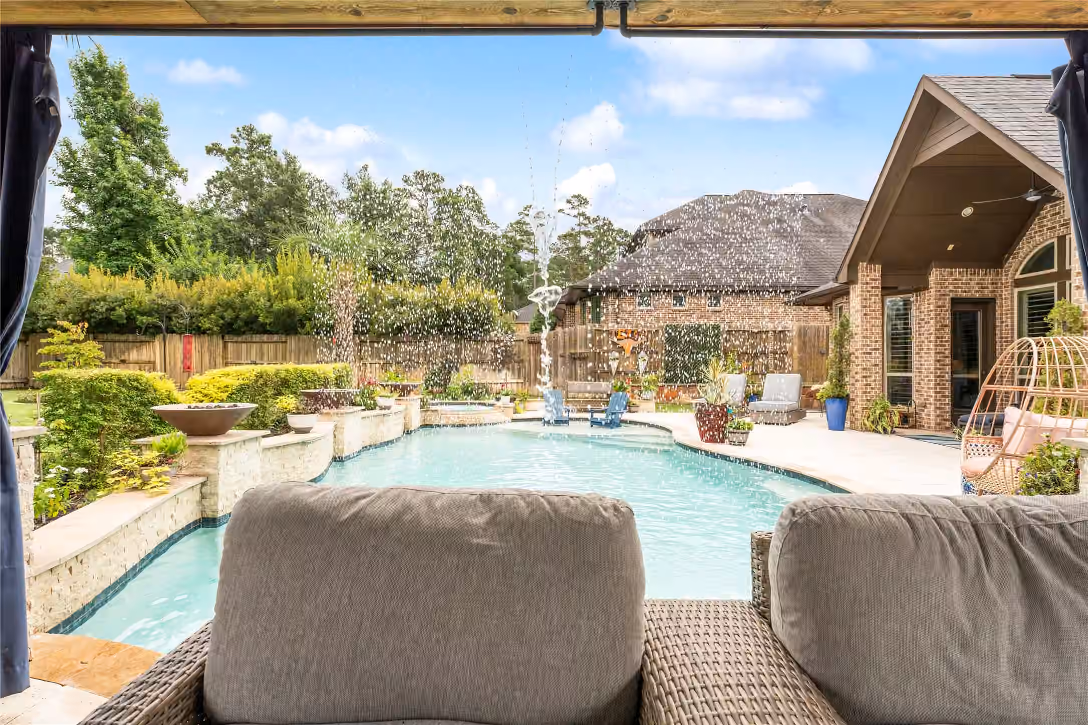 Photo 3 of 34134 Mill Creek Way, Pinehurst, TX