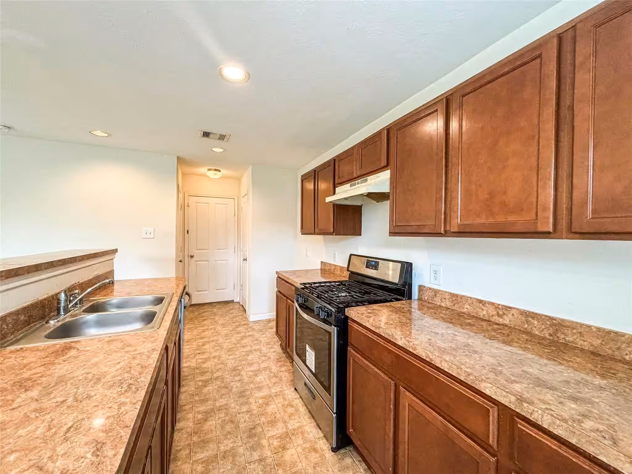 Photo 7 of 4107 Monticello Ter Lane, Katy, TX