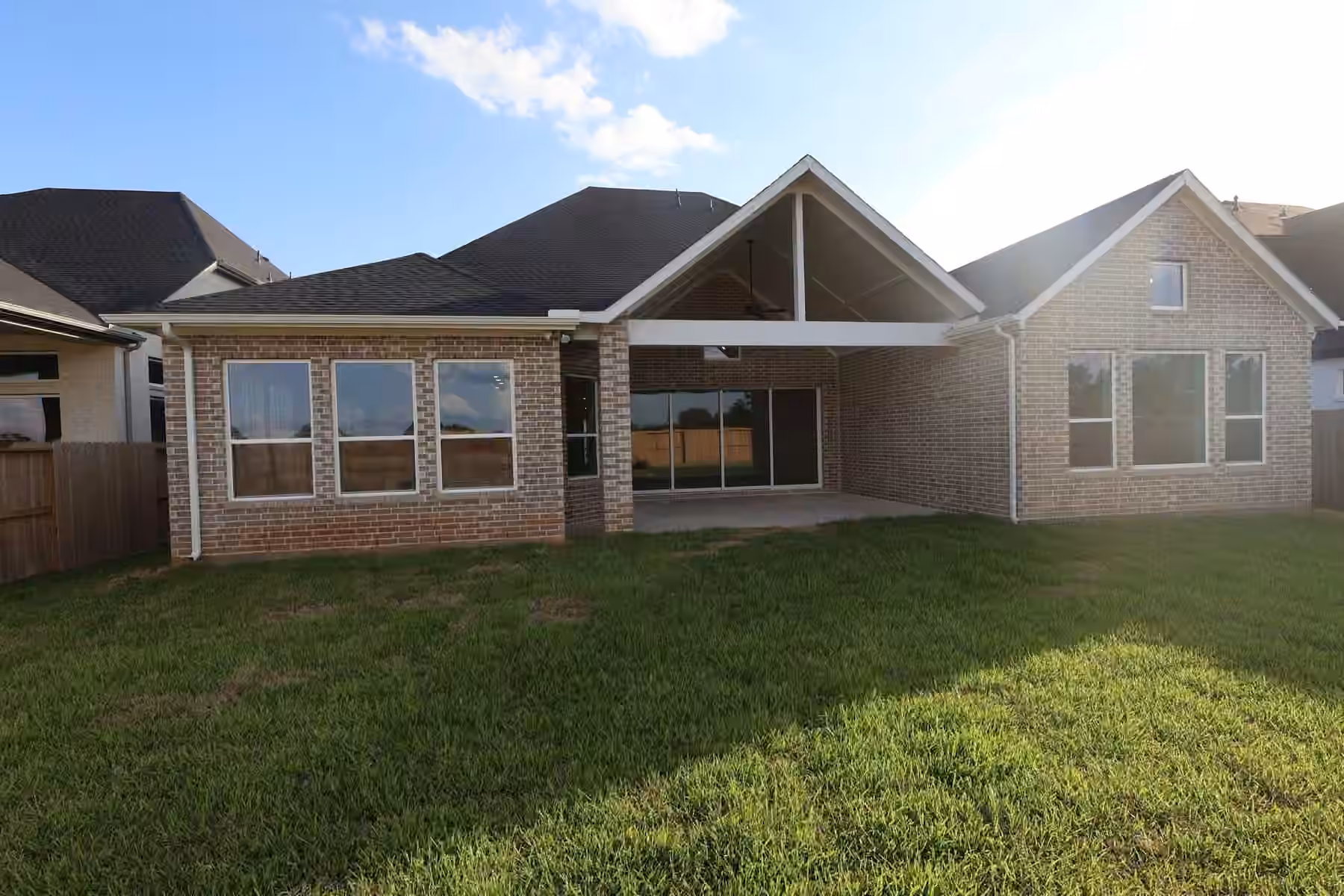 Photo 3 of 2122 Ashlar Stone Court, Missouri City, TX