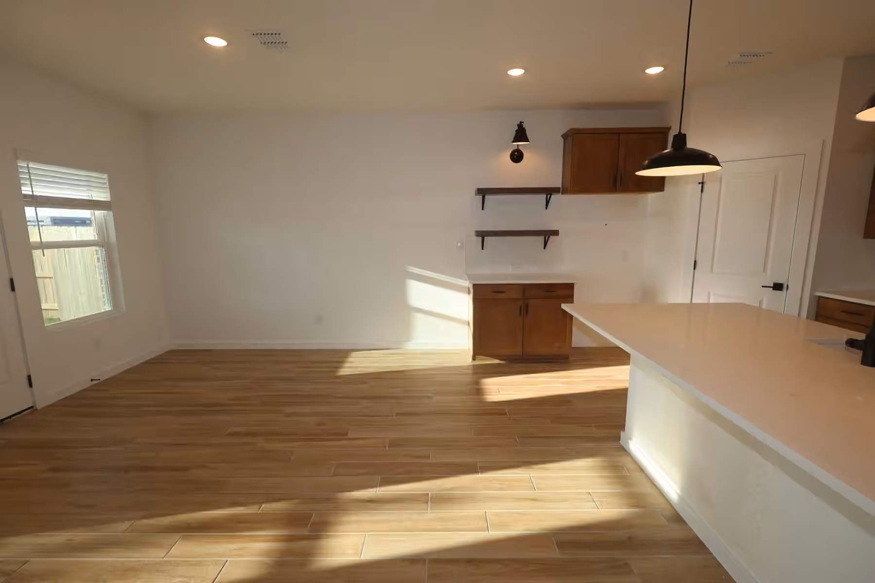 Photo 6 of 7926 Jade Crest Drive, Angleton, TX