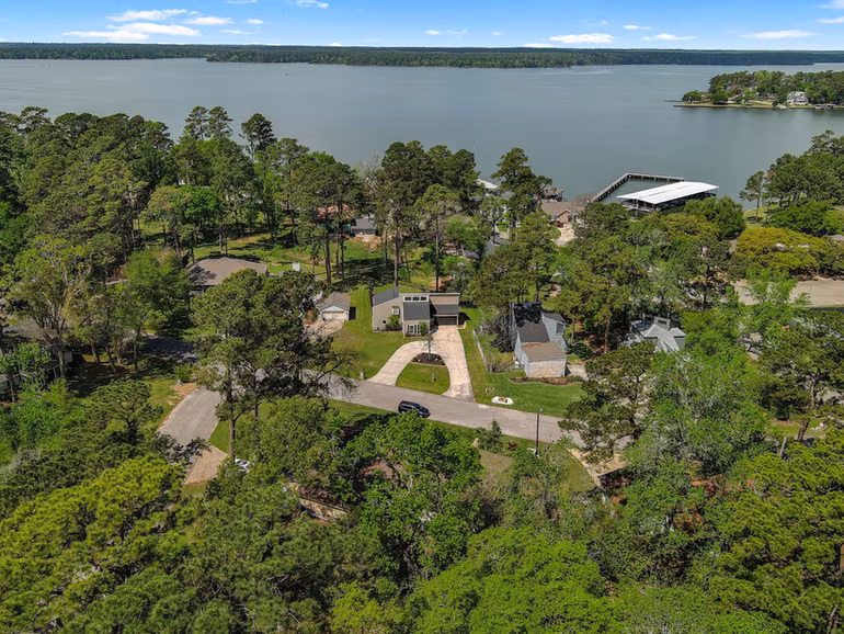 Photo of 15211 Jamaica Drive, Willis, TX 77318
