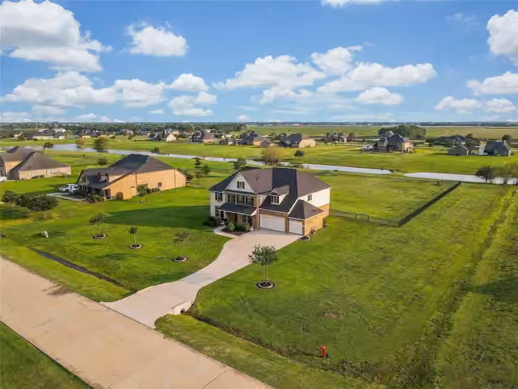Photo 2 of 7518 Lake Ivie, Needville, TX