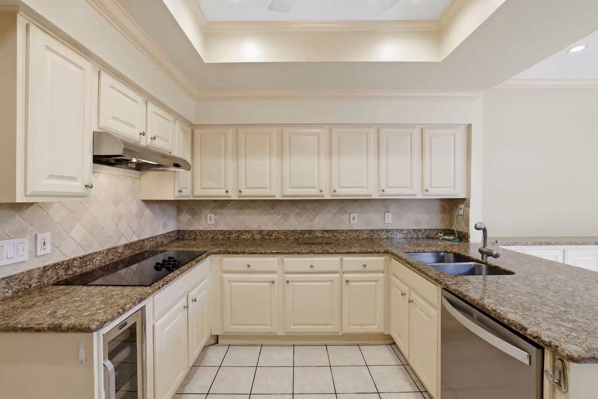 Photo 5 of 332 Litchfield Lane 38, Houston, TX